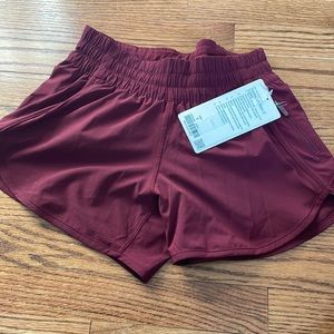 NWT tracker LR short 4inches lined. RARE COLOR!!